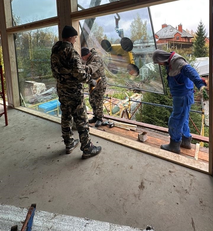 Монтаж безрамных стеклопакетов